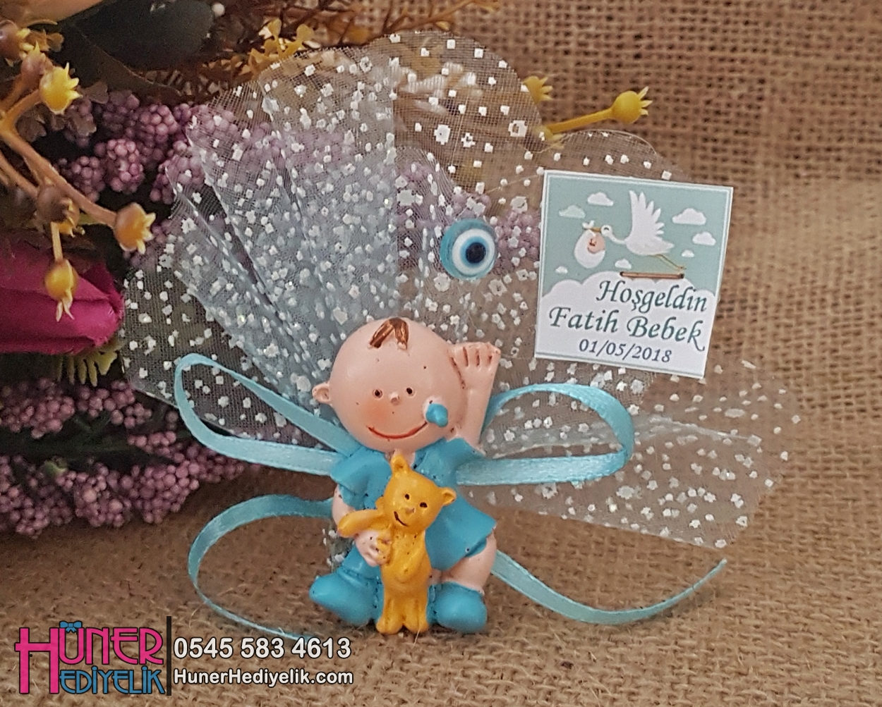 Elinde Ayıcık Olan Bebek Hüner Hediyelik Organizasyon