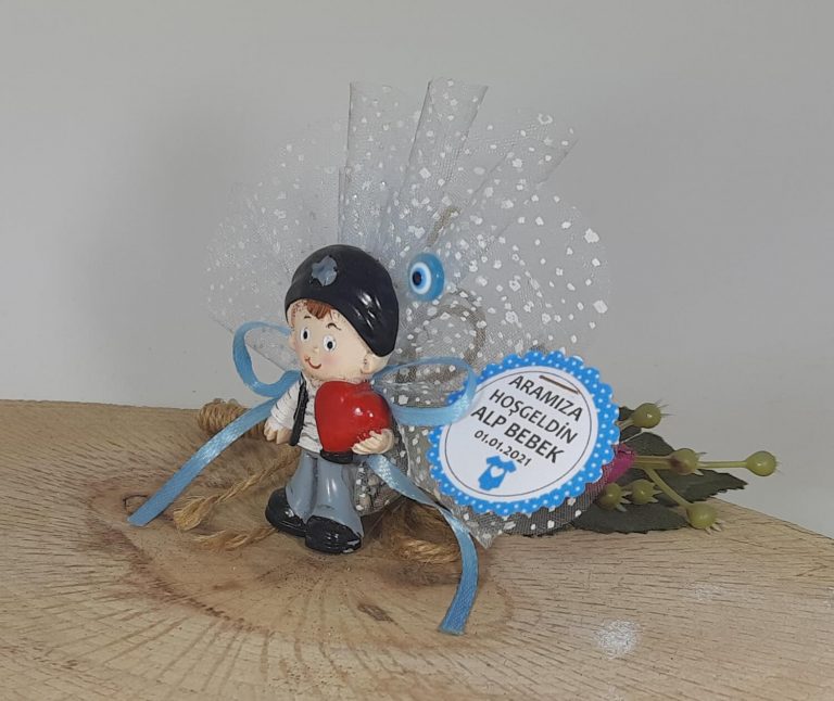 Elinde Kalp Olan Bebek Hüner Hediyelik