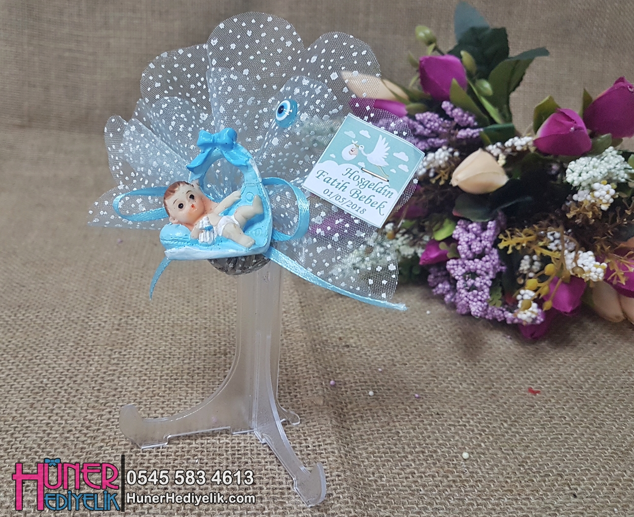 Fiyonklu Elinde Biberon Olan Erkek Bebek Hüner Hediyelik