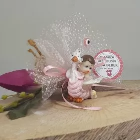 Leyleğin Üstünde Uçan Bebek Şekeri Biblo Modeli